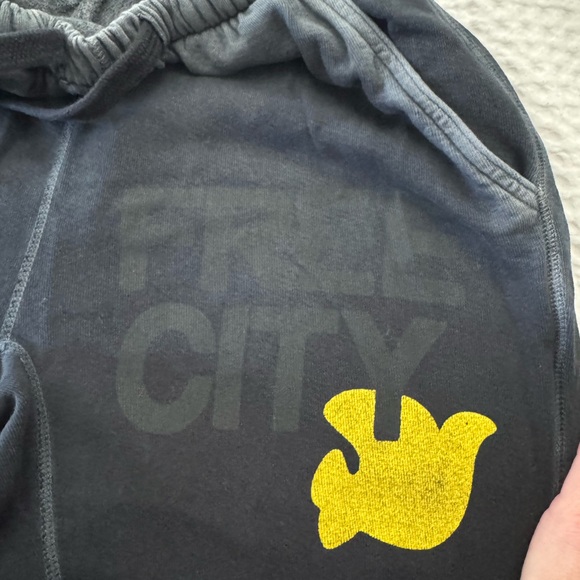 FREECITY
Super Fluffy Pocket Sweatpants - Picture 6 of 13